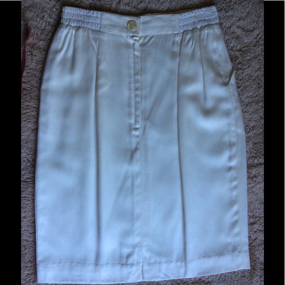 Elegant Ivory Skirt Lined - Picture 2 of 6